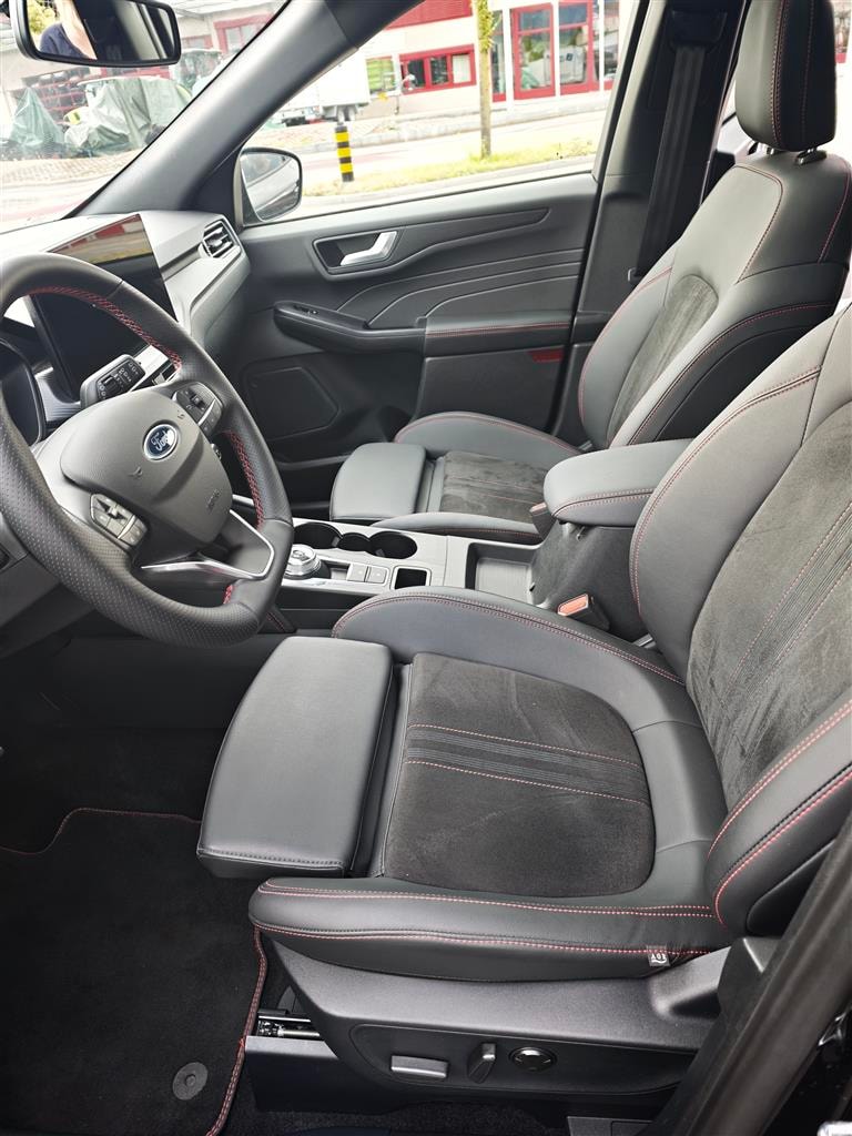 FORD Kuga 2.5 Plug-in Hybrid ST-Line X-image-12