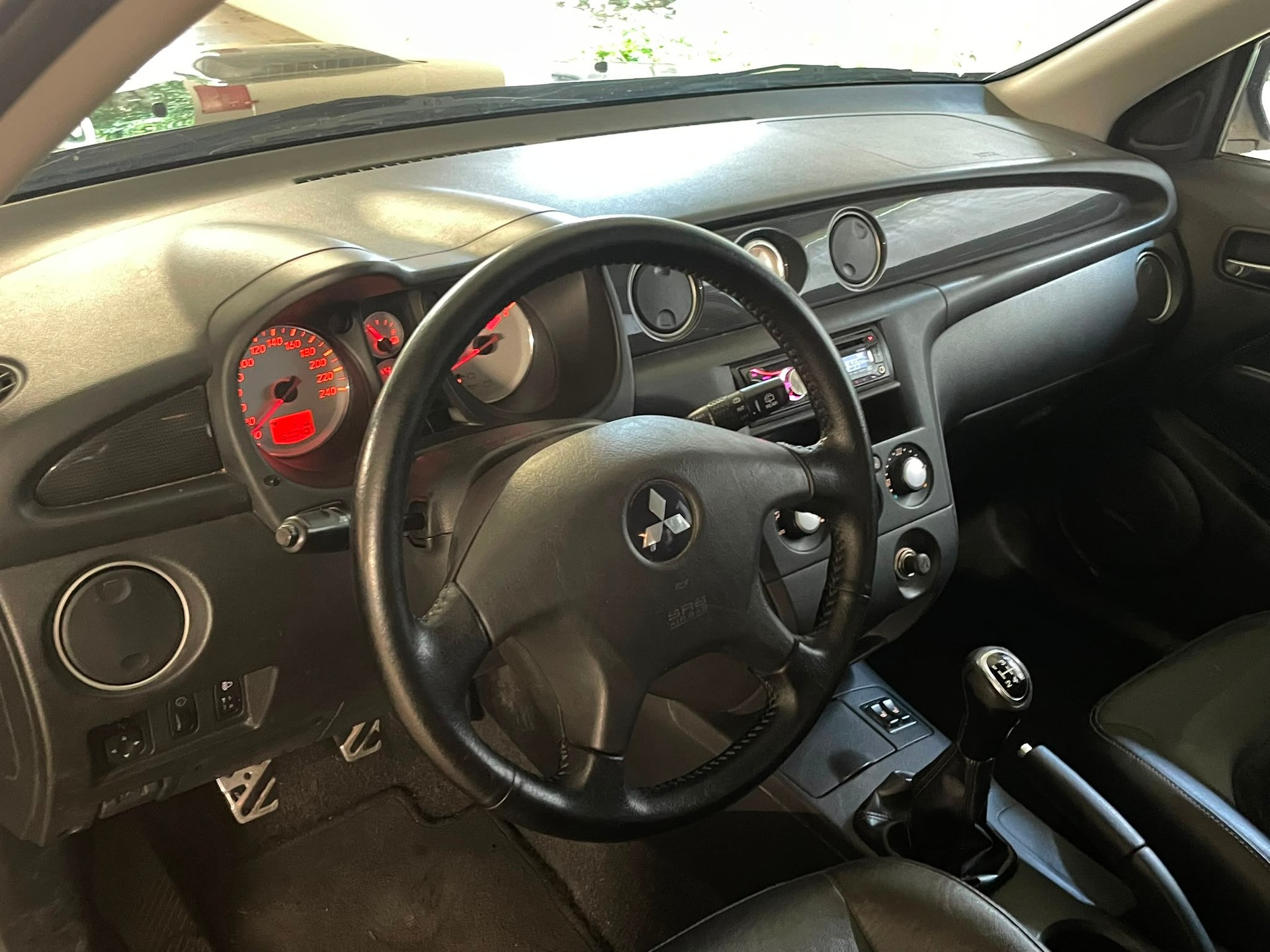 MITSUBISHI Outlander 2.0 16V Turbo-image-10