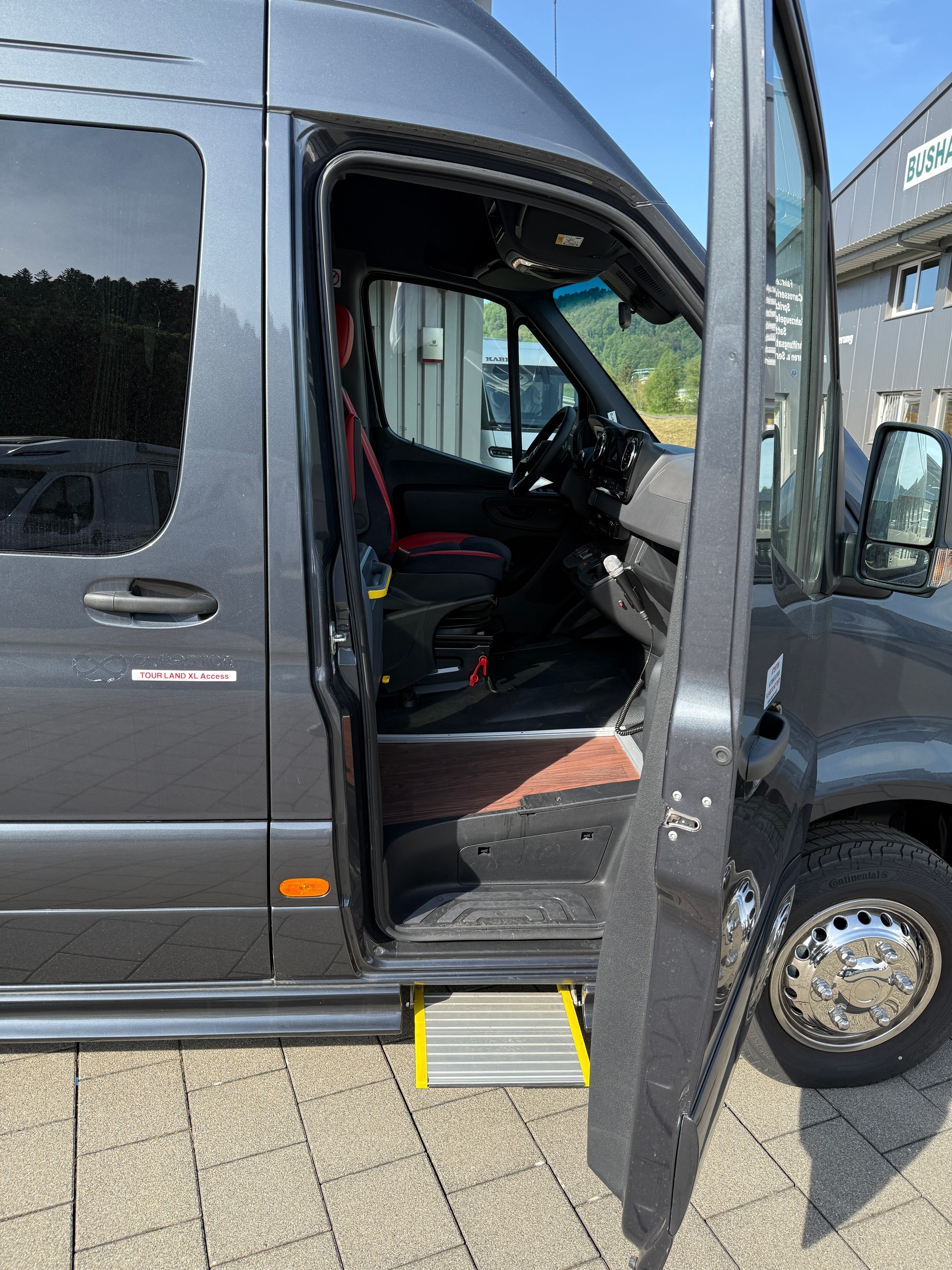 MERCEDES-BENZ Midibus mit 17/21 Plätze oder bis 4 Rollstühle-image-4