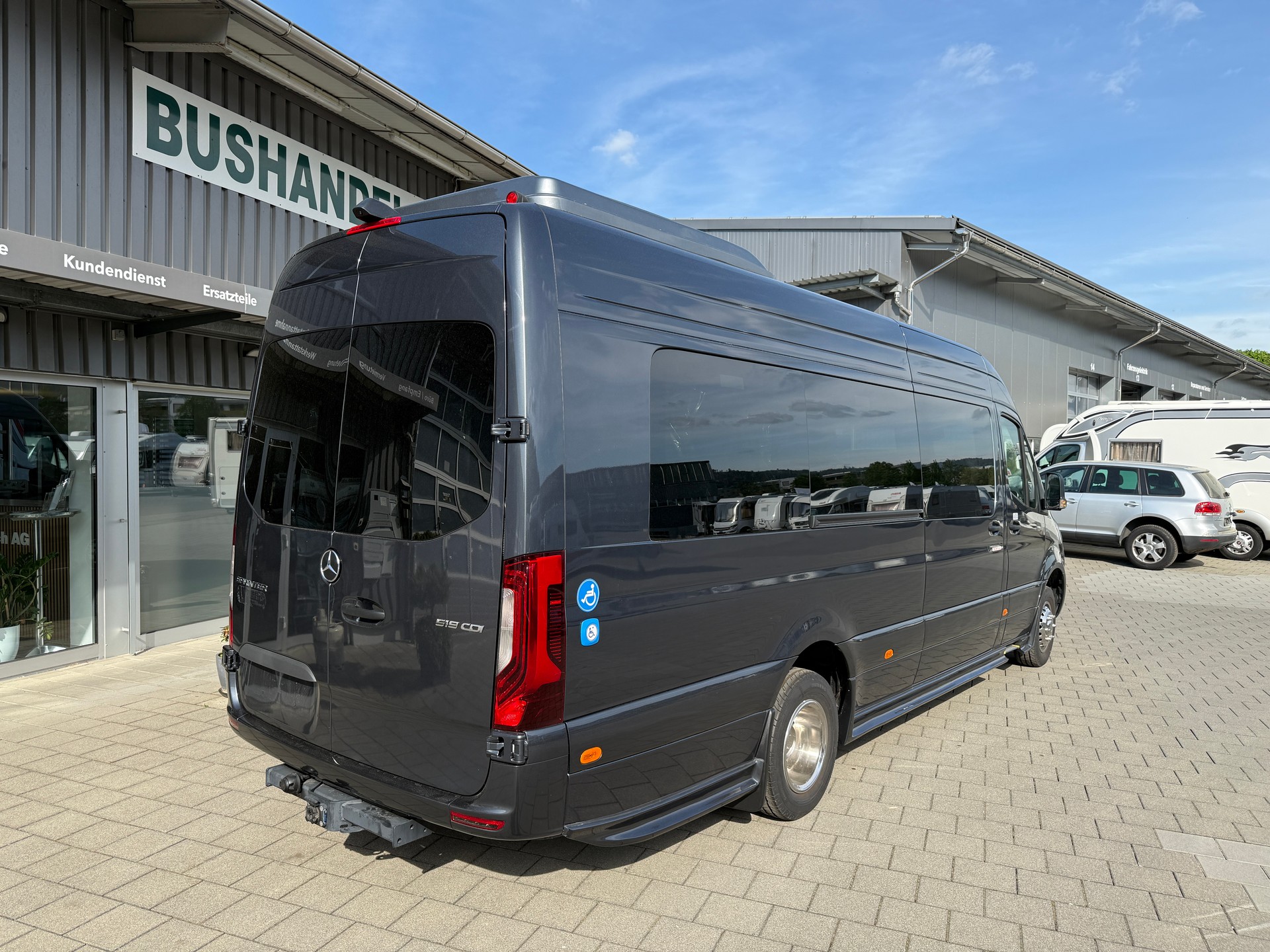 MERCEDES-BENZ Midibus mit 17/21 Plätze oder bis 4 Rollstühle-image-2