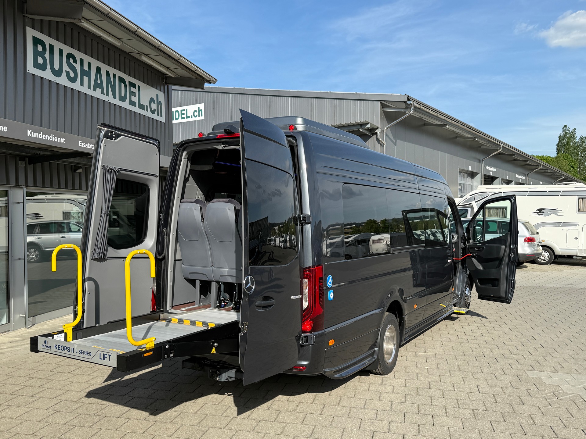MERCEDES-BENZ Midibus mit 17/21 Plätze oder bis 4 Rollstühle-image-6