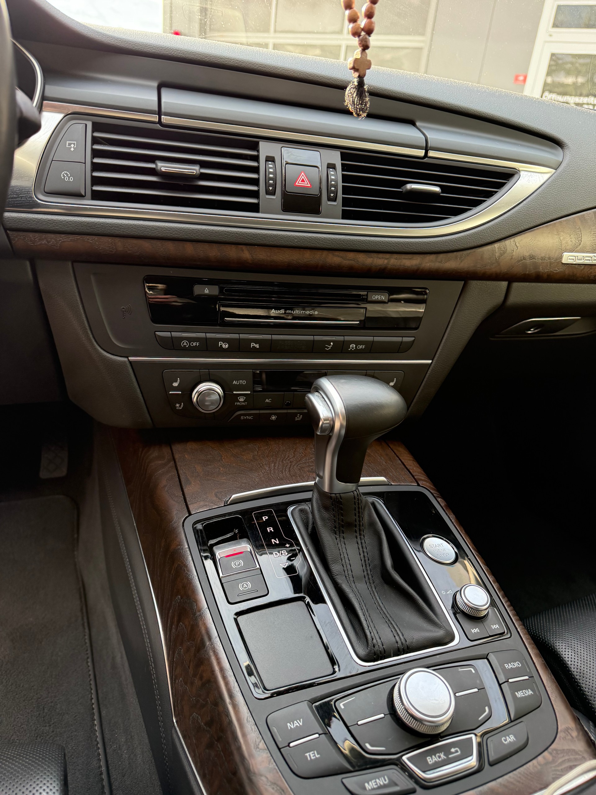 AUDI 3.0 V6 TFSI quattro S-Tronic-image-5