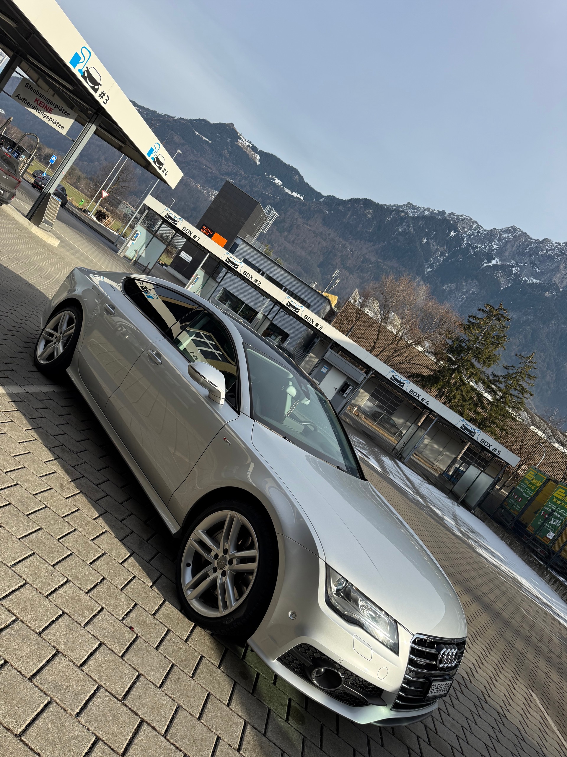 AUDI 3.0 V6 TFSI quattro S-Tronic-image-2