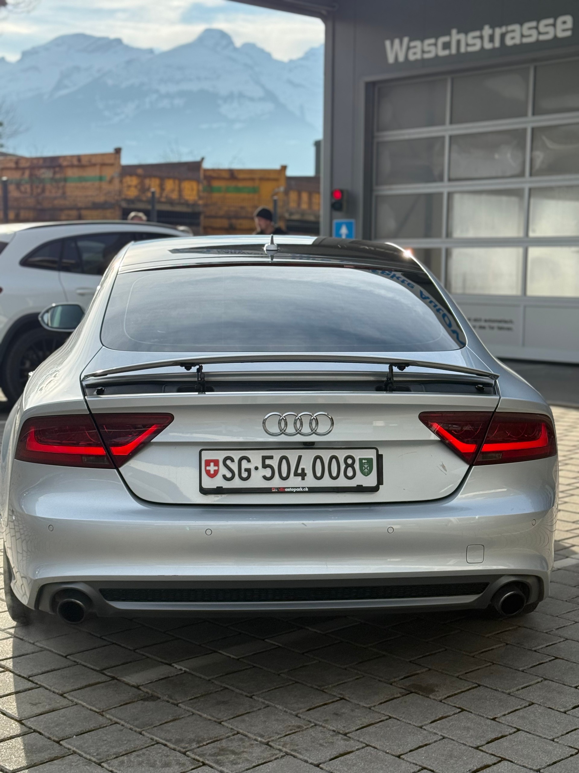 AUDI 3.0 V6 TFSI quattro S-Tronic-image-4