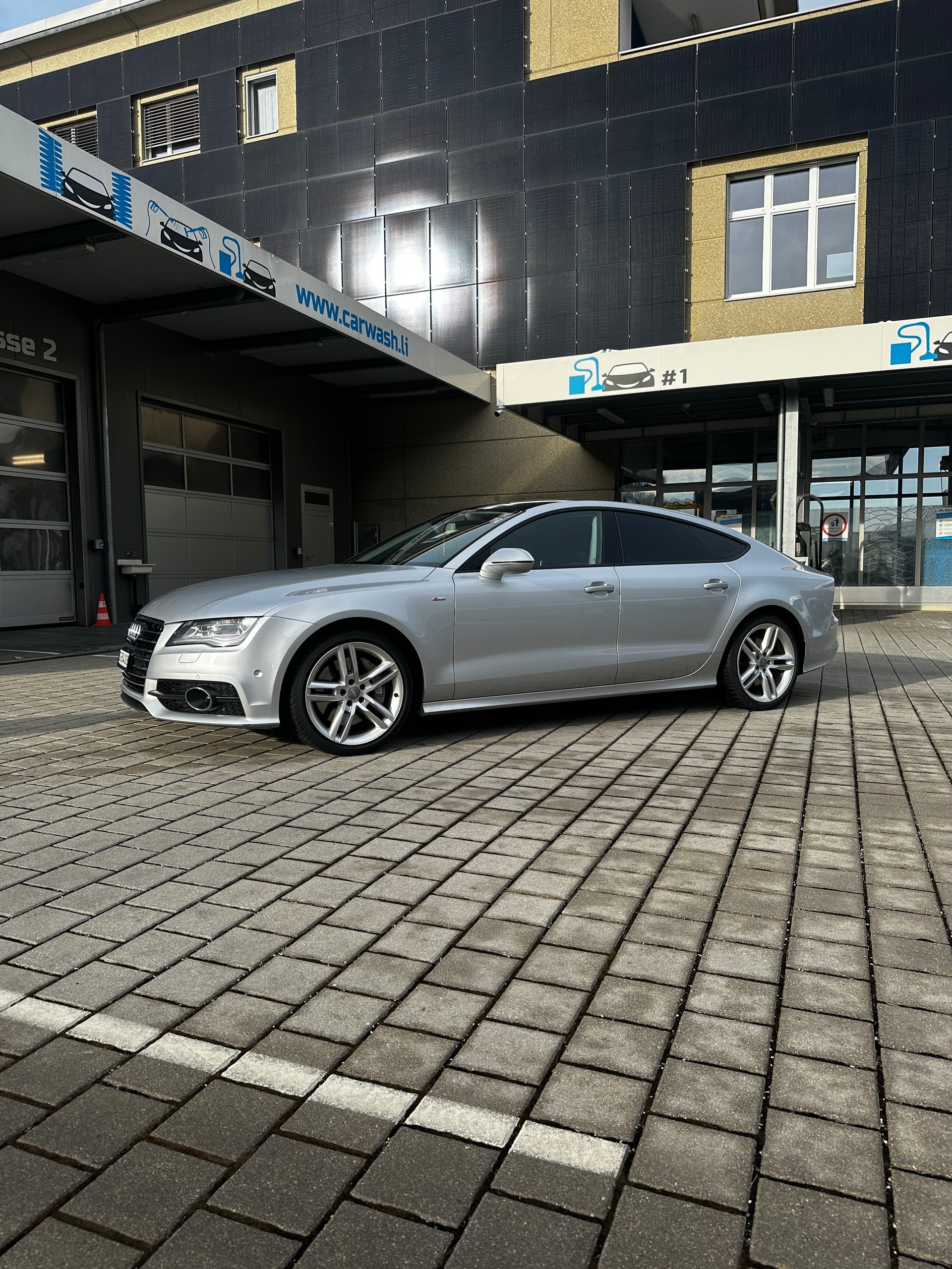 AUDI 3.0 V6 TFSI quattro S-Tronic-image-3