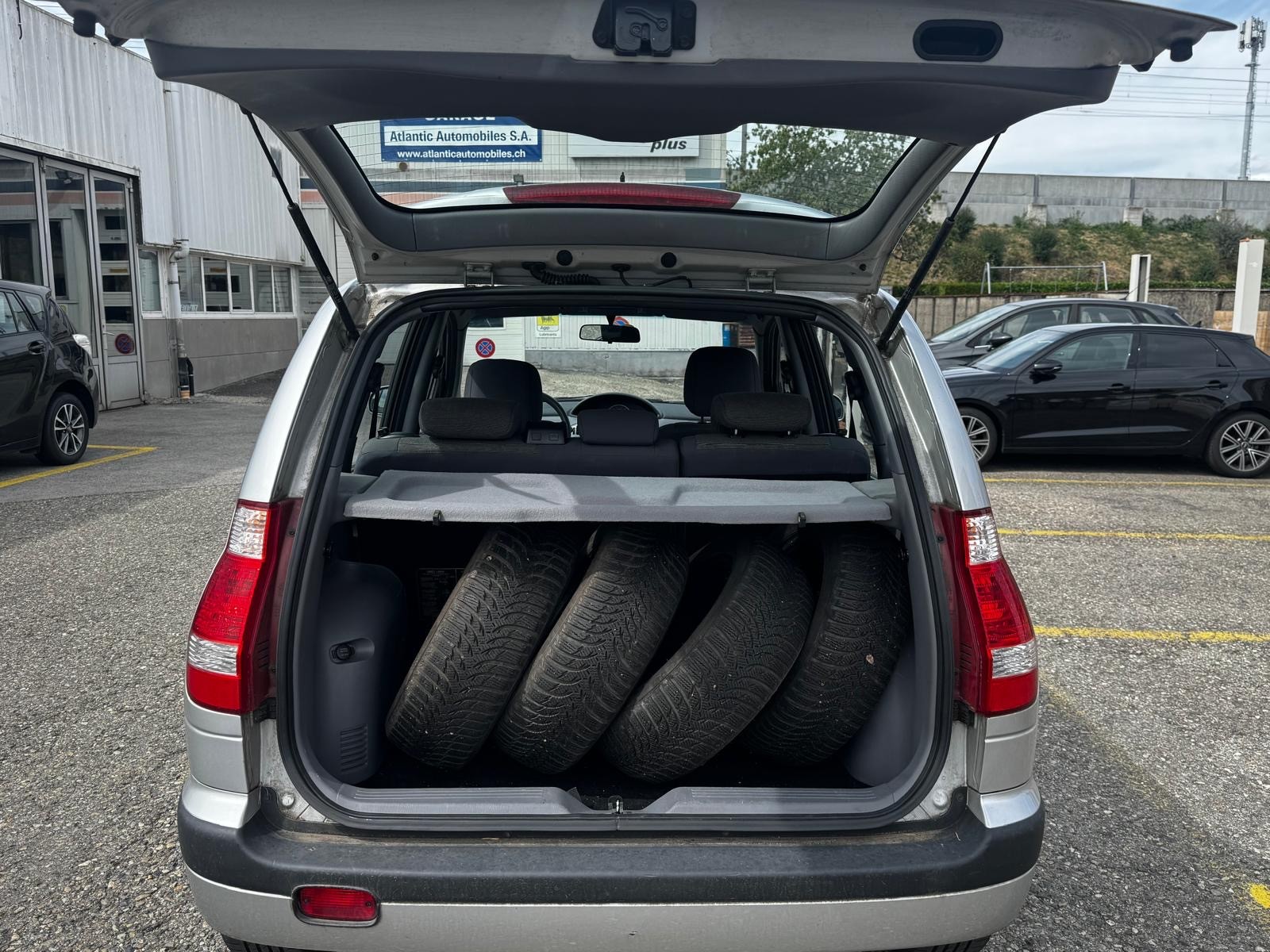 HYUNDAI Matrix 1.8i 16V Premium Automatic-image-13
