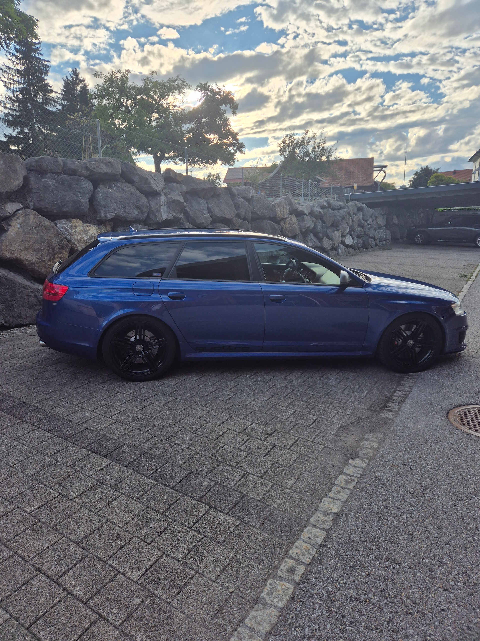 AUDI 5.0 V10 TFSI quattro-image-1