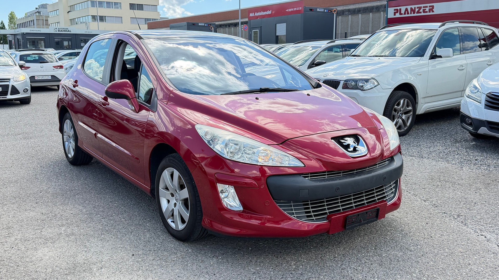 PEUGEOT 308 1.6 16V T Swiss Edition-image-2