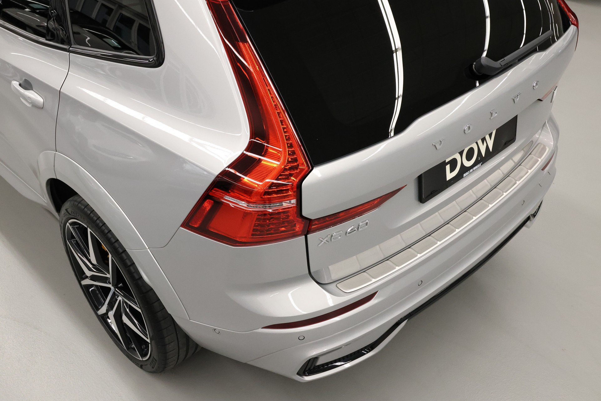 VOLVO XC60 2.0 T8 TE Polestar eAWD-image-11