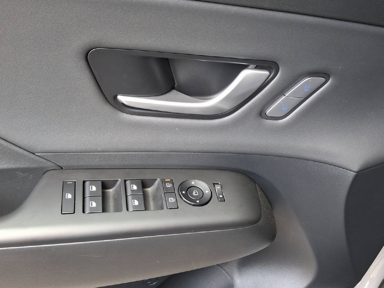 HYUNDAI Kona 1.6 GDi Hybrid Vertex-image-8