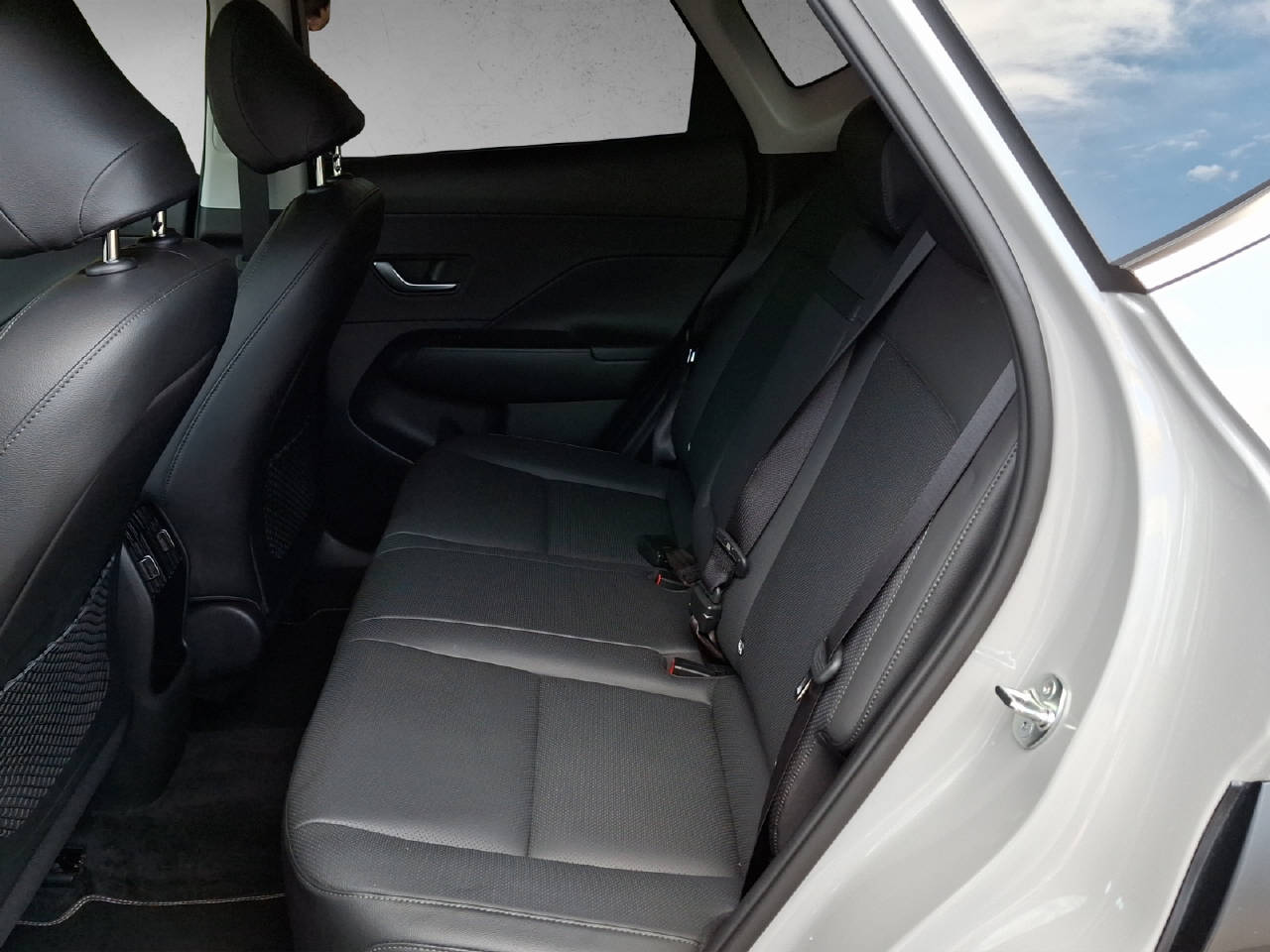 HYUNDAI Kona 1.6 GDi Hybrid Vertex-image-10