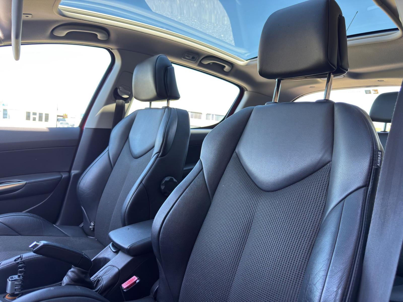 PEUGEOT 308 1.6 16V T (XSI) Platinum Ab MFK-image-8