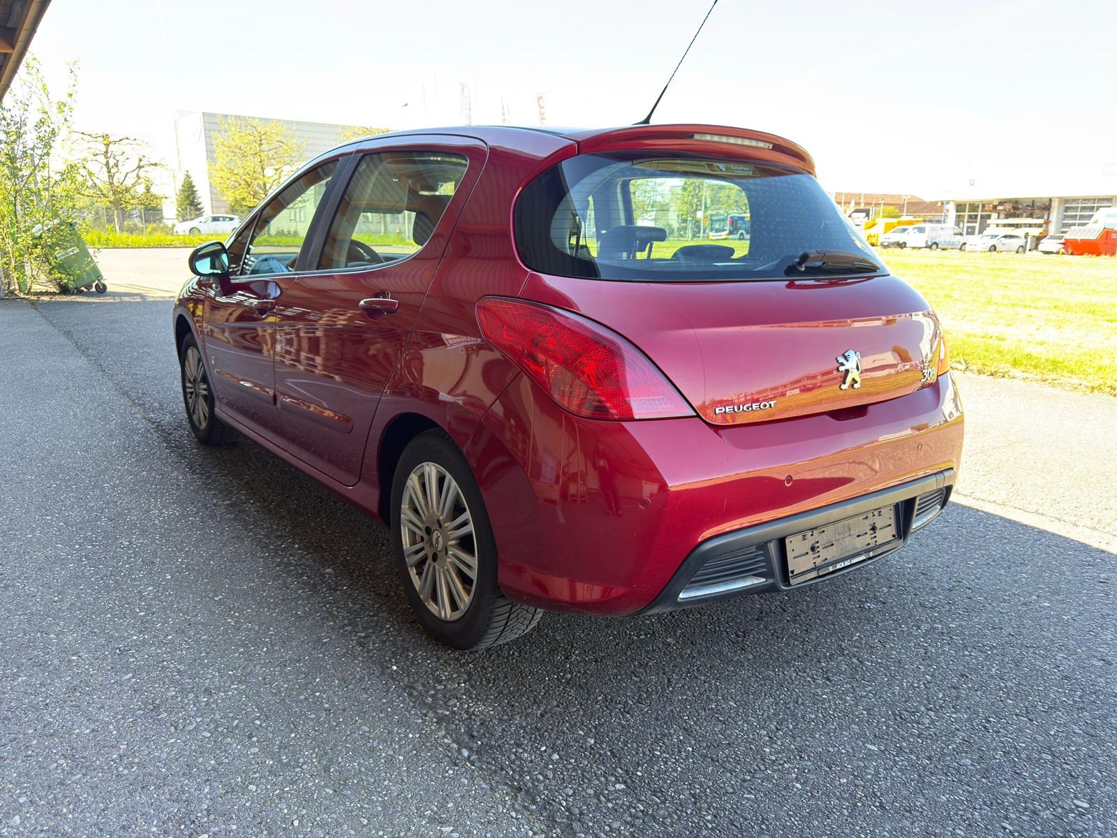 PEUGEOT 308 1.6 16V T (XSI) Platinum Ab MFK-image-4