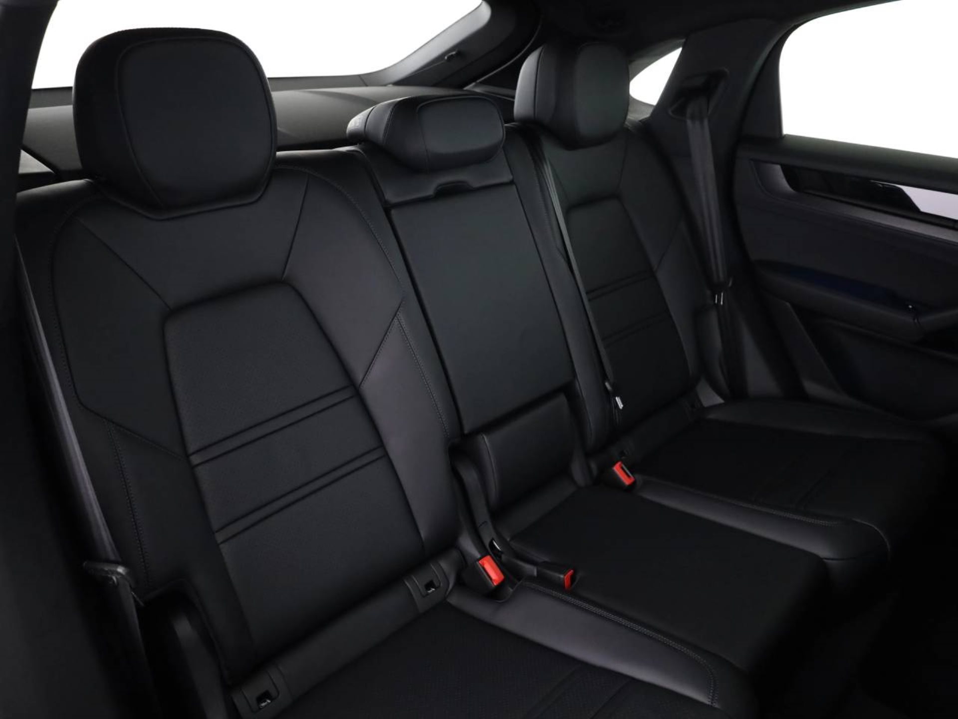 PORSCHE Cayenne Coupé Black Edition-image-19