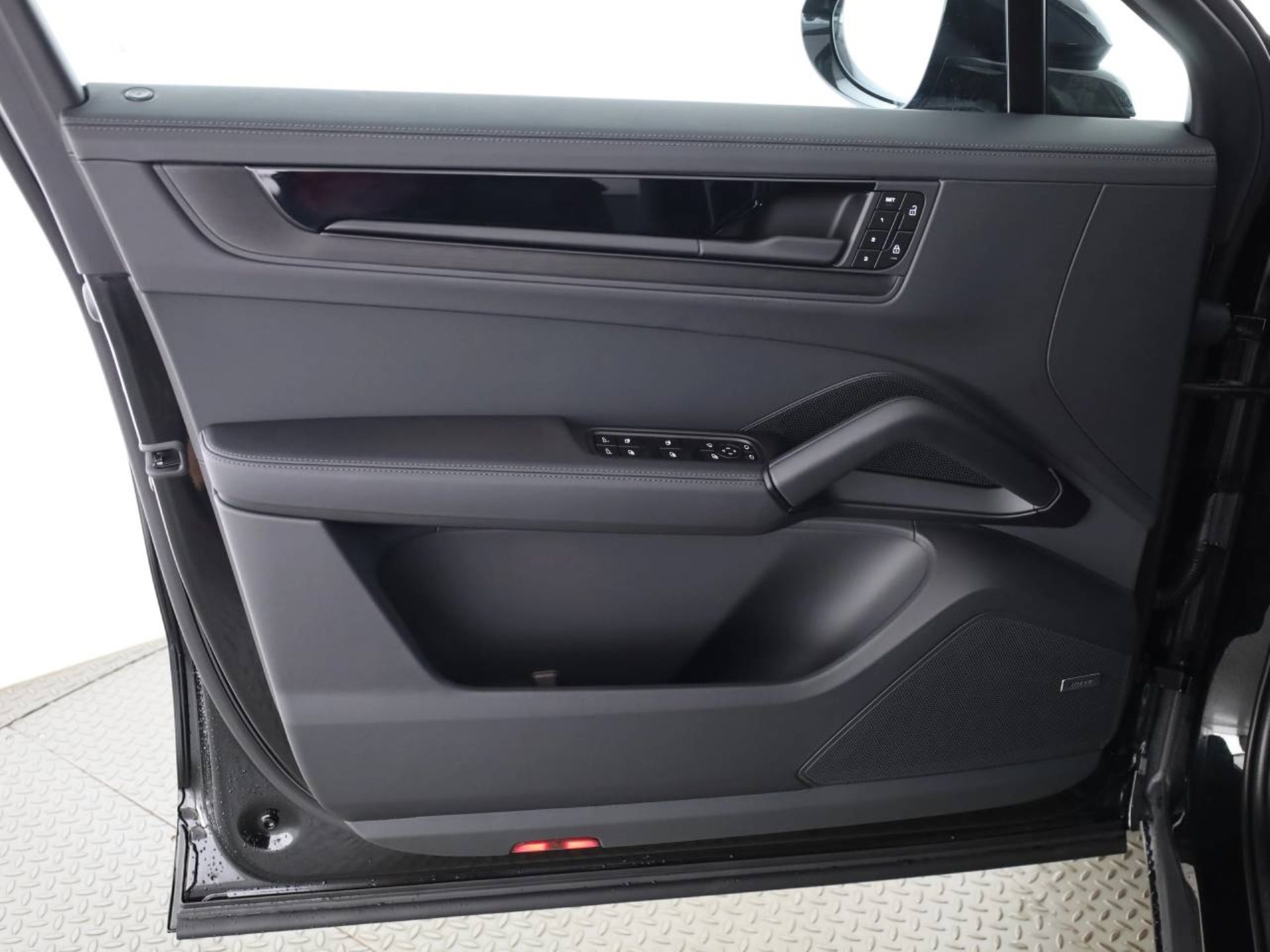 PORSCHE Cayenne Coupé Black Edition-image-16
