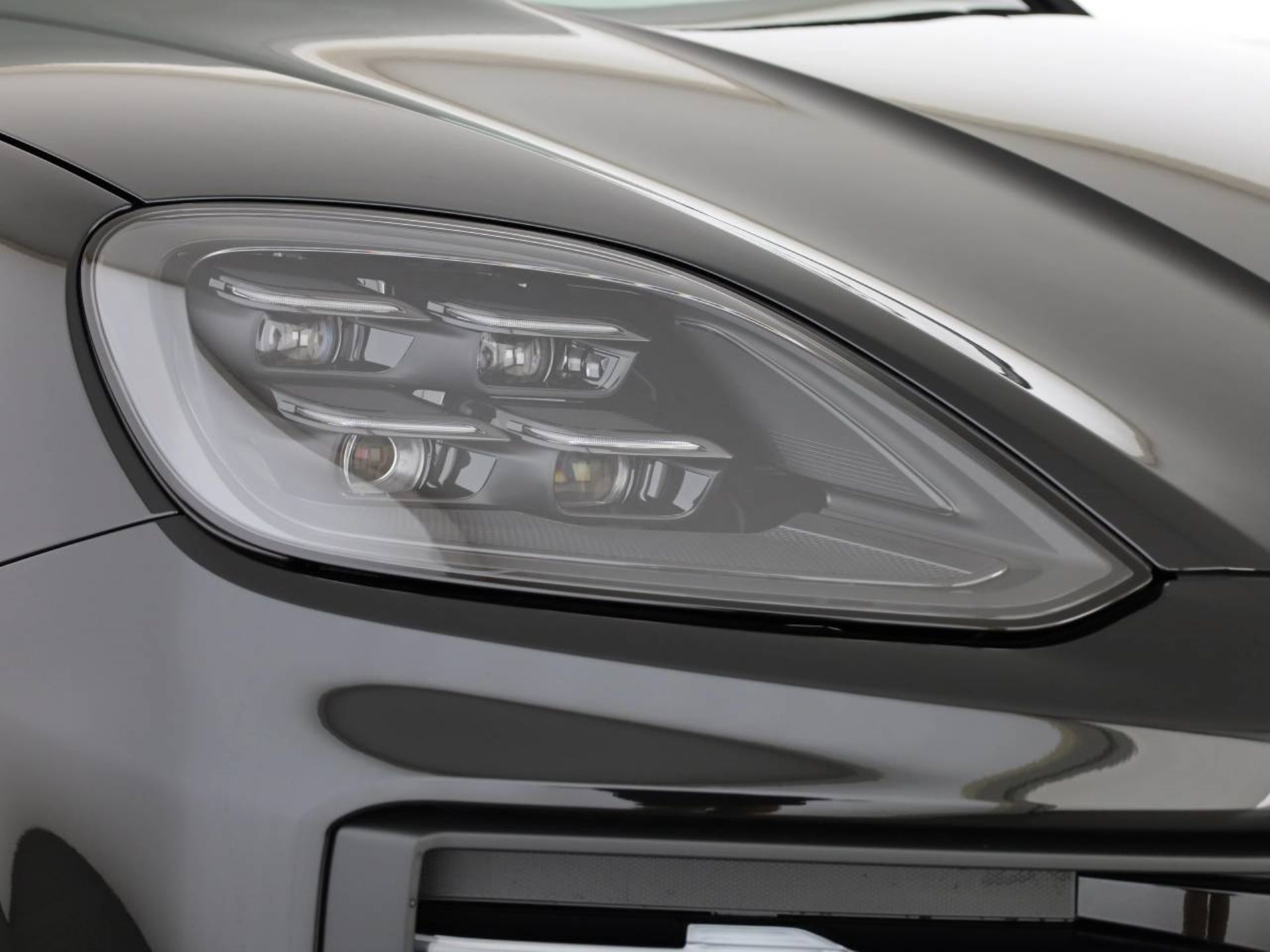 PORSCHE Cayenne Coupé Black Edition-image-7