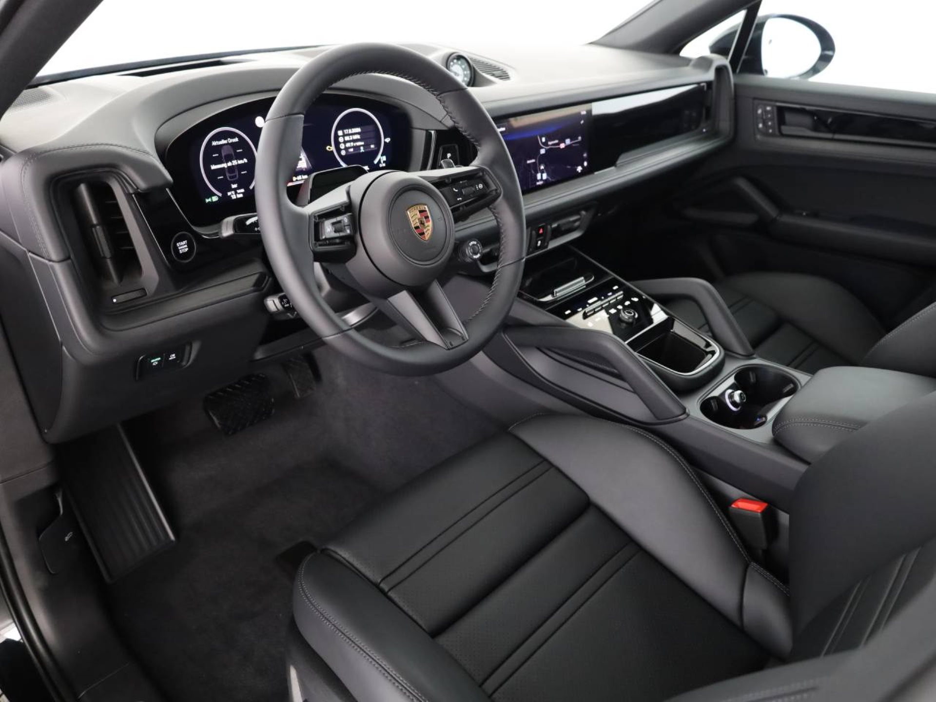 PORSCHE Cayenne Coupé Black Edition-showroom-element-3