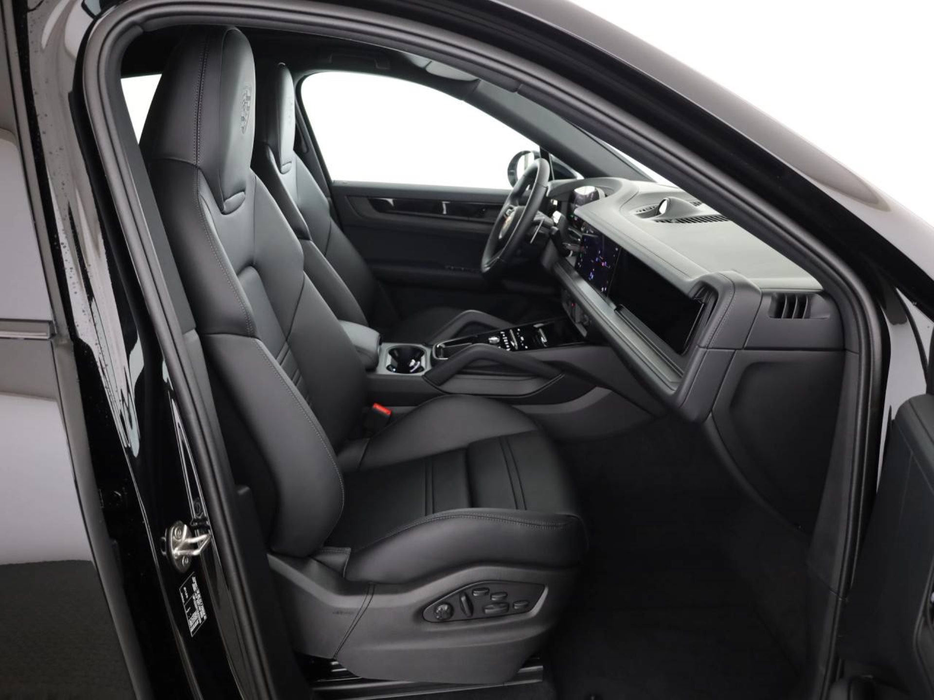 PORSCHE Cayenne Coupé Black Edition-image-15