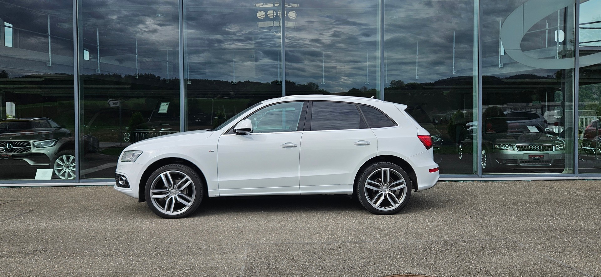 AUDI Q5 2.0 TDI quattro S-tronic-image-0