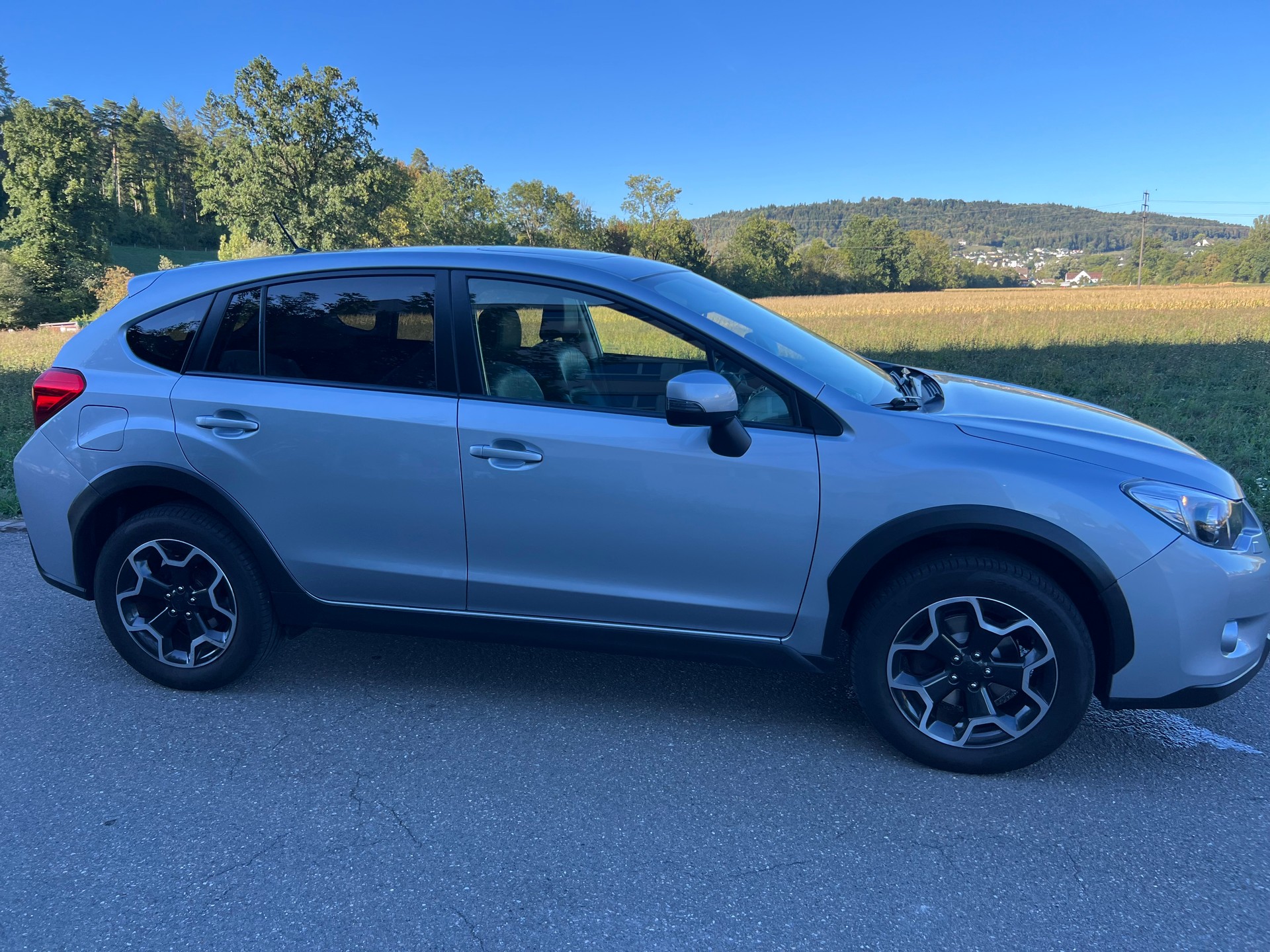 SUBARU XV 2.0 Swiss Three AWD CVT-image-1