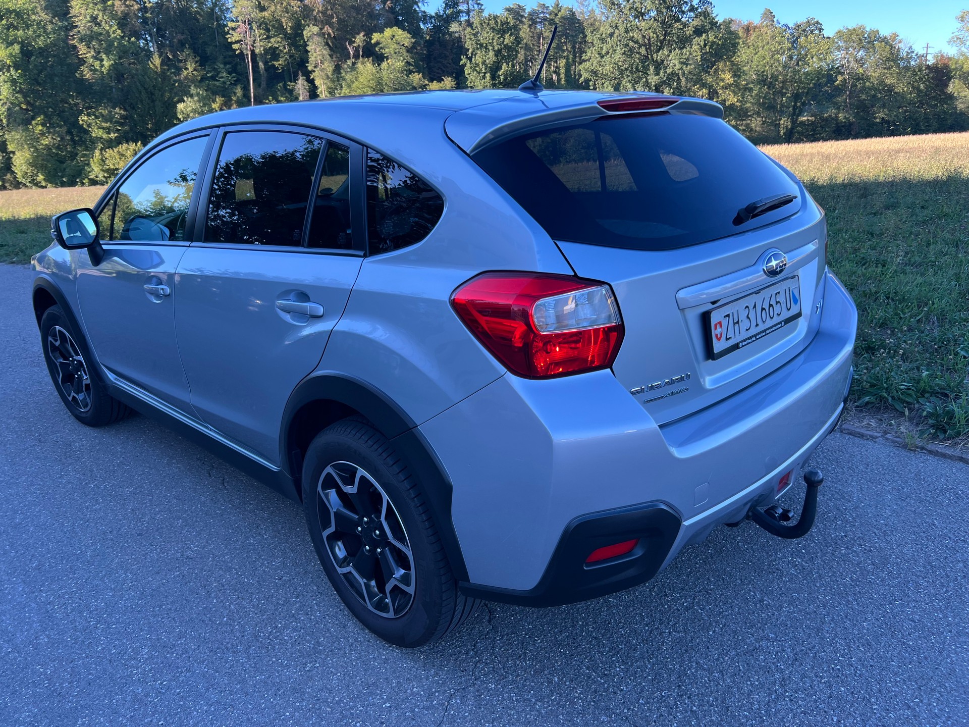 SUBARU XV 2.0 Swiss Three AWD CVT-image-3