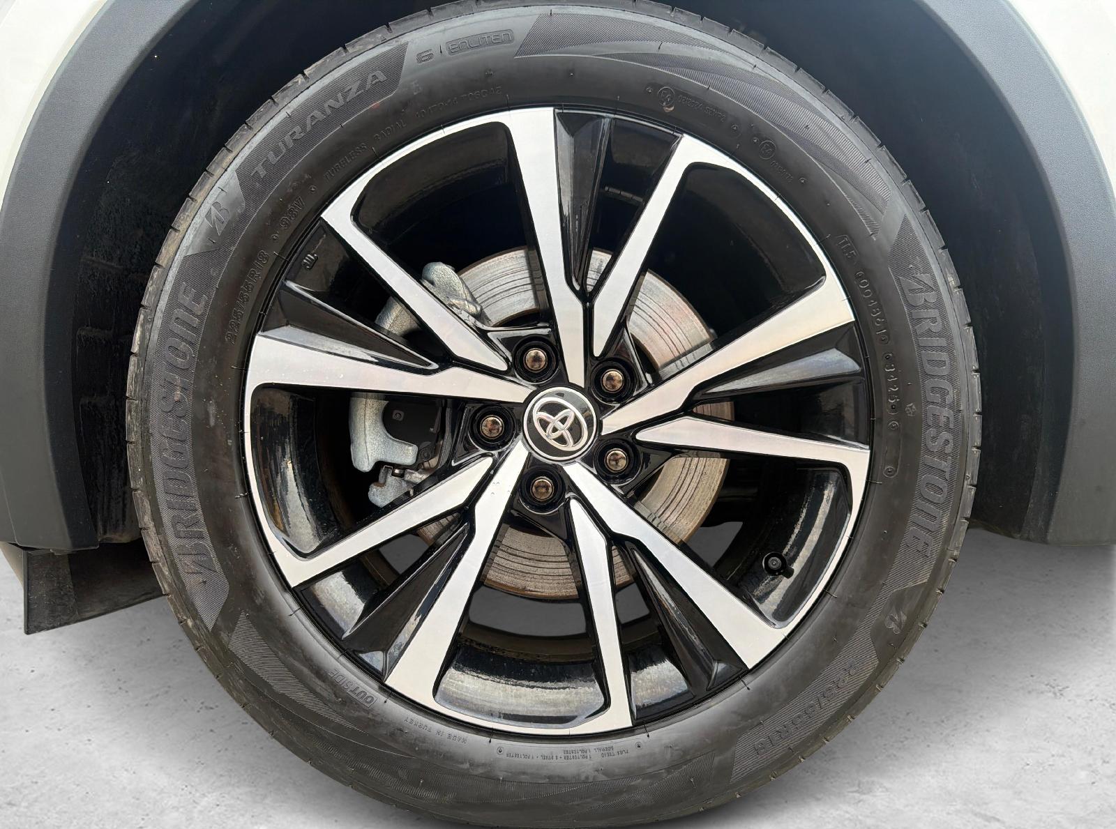 TOYOTA C-HR 2.0 PHEV Swiss Edition-image-12