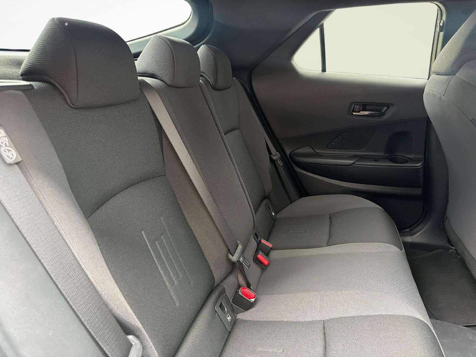 TOYOTA C-HR 2.0 PHEV Swiss Edition-image-10