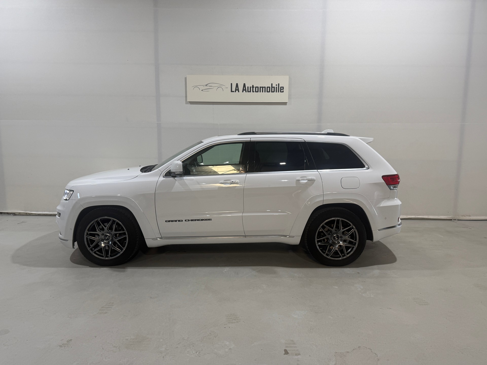 JEEP Grand Cherokee 3.0 CRD Summit Automatic-image-2