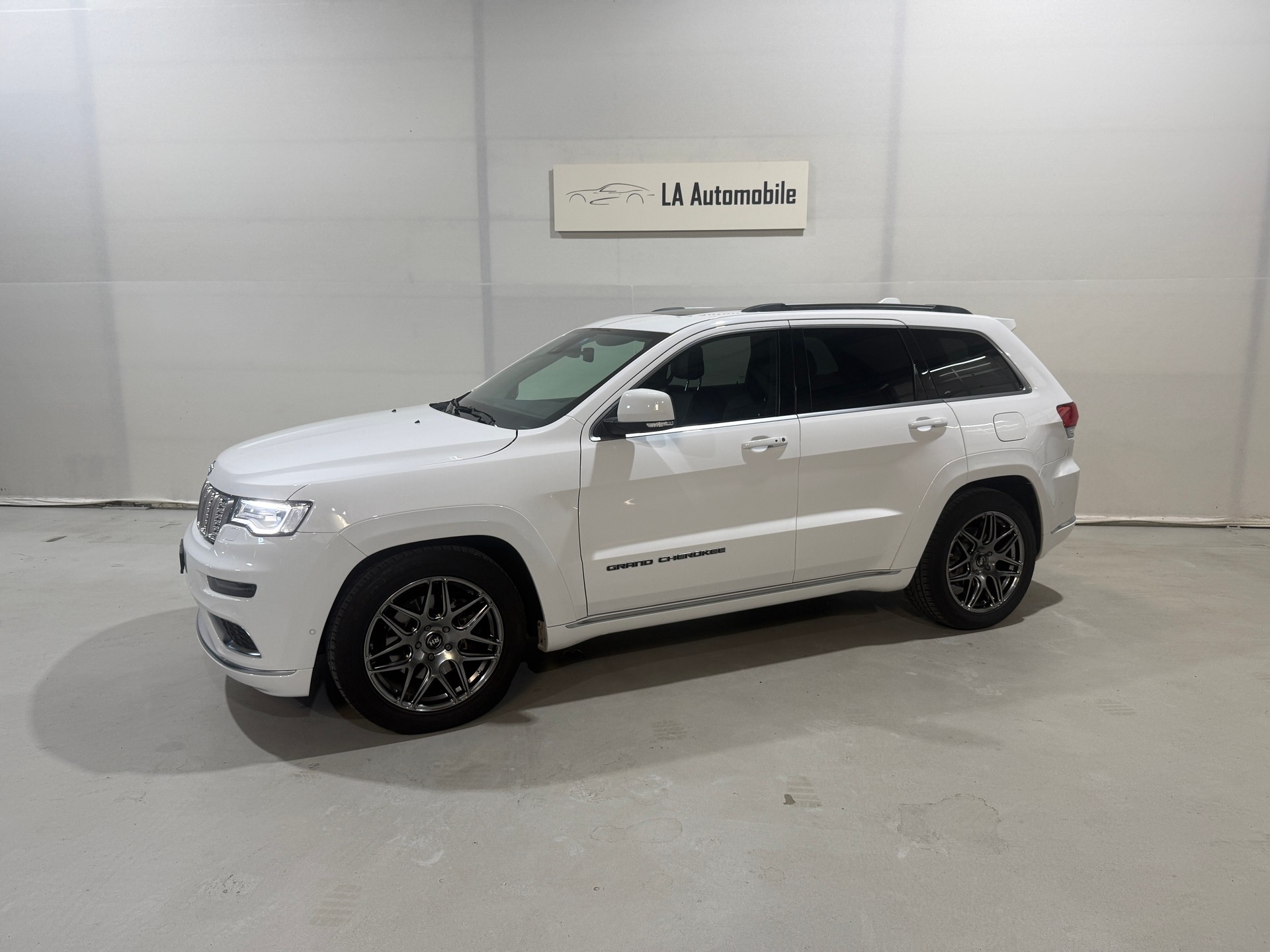 JEEP Grand Cherokee 3.0 CRD Summit Automatic-image-1