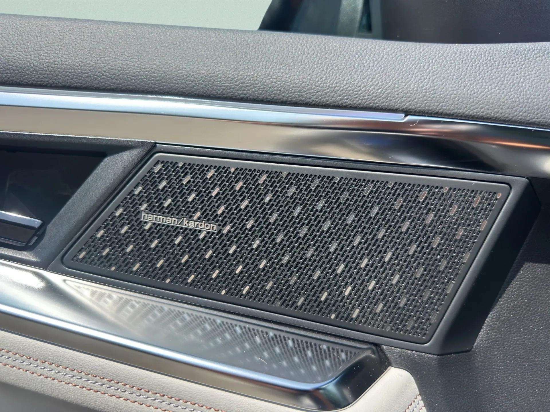 RENAULT Espace 1.2 E-Tech 200 Iconic-image-15