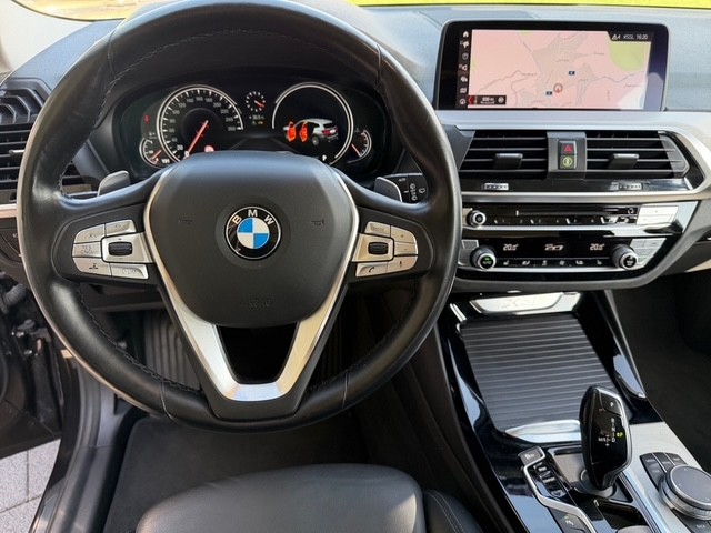 BMW X3 20d xDrive paddles-image-11