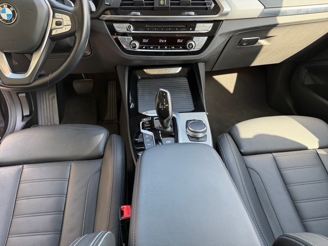 BMW X3 20d xDrive paddles-image-10