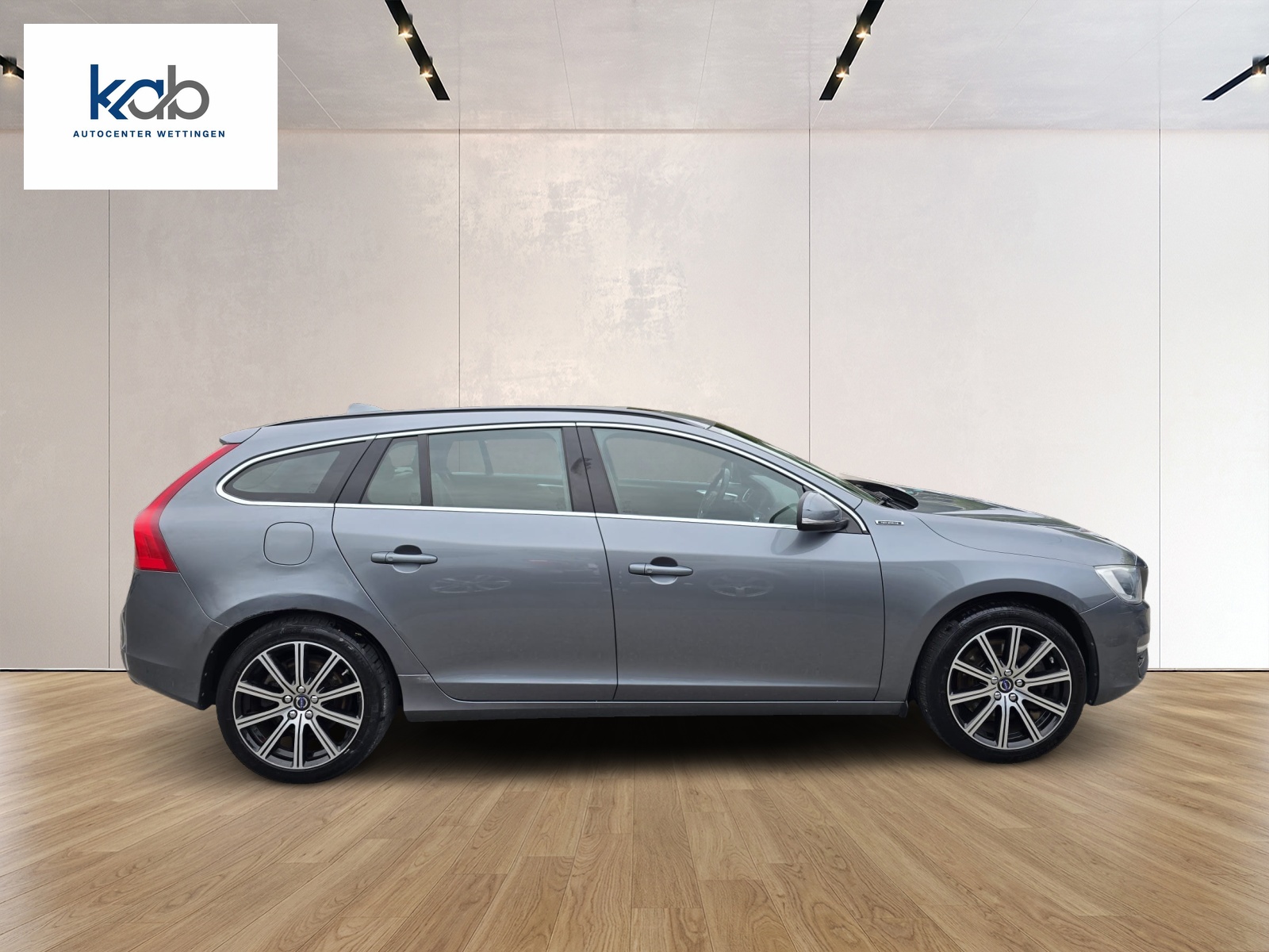 VOLVO V60 D6 AWD Plug-in Hybrid Summum Geartronic-image-6