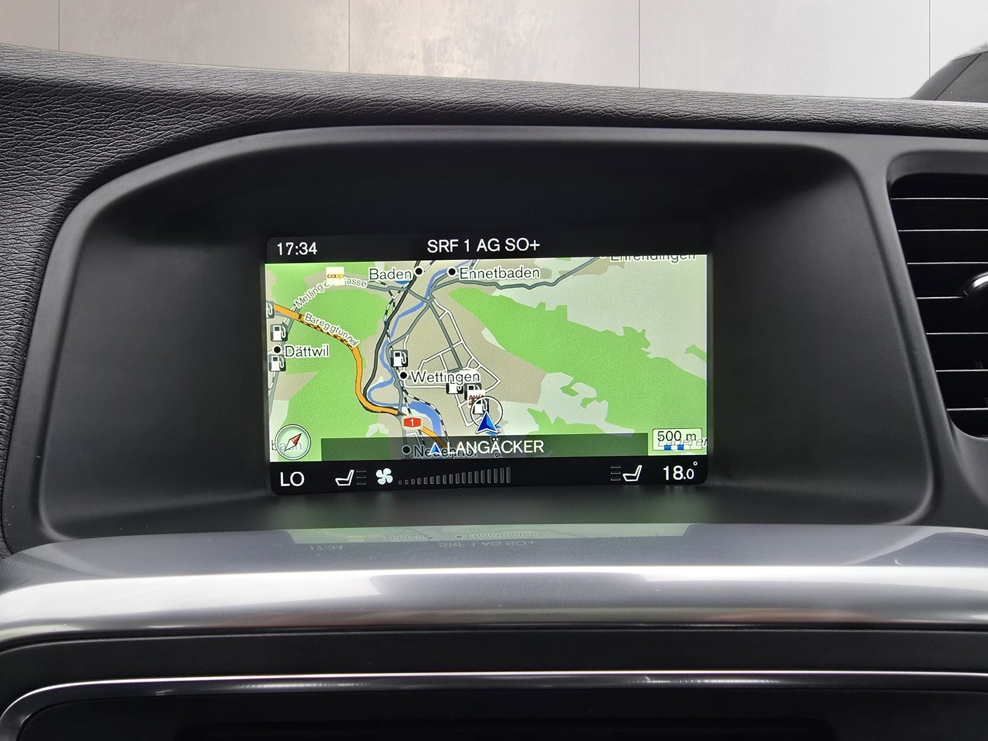 VOLVO V60 D6 AWD Plug-in Hybrid Summum Geartronic-image-12
