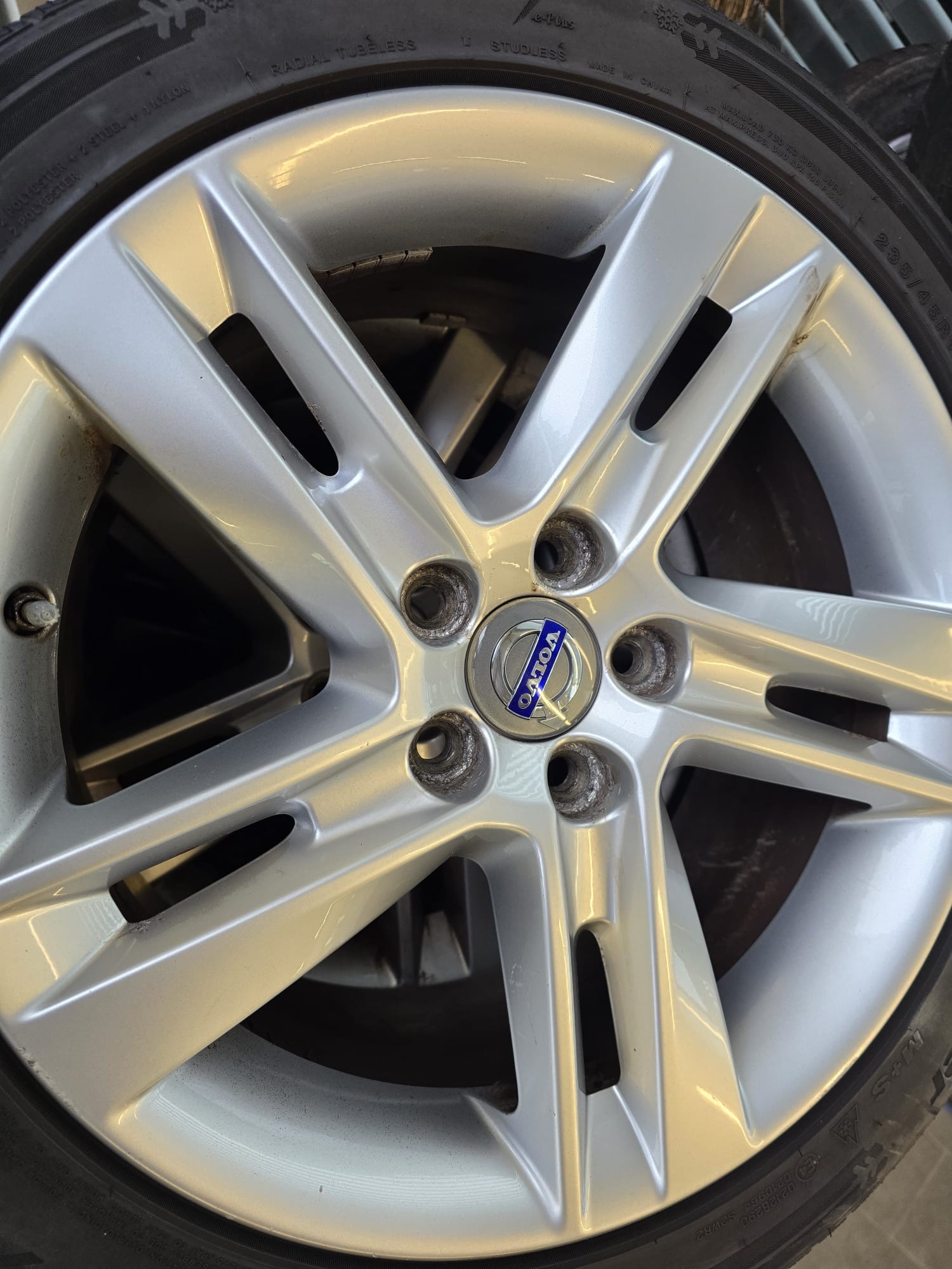 VOLVO V60 D6 AWD Plug-in Hybrid Summum Geartronic-image-28