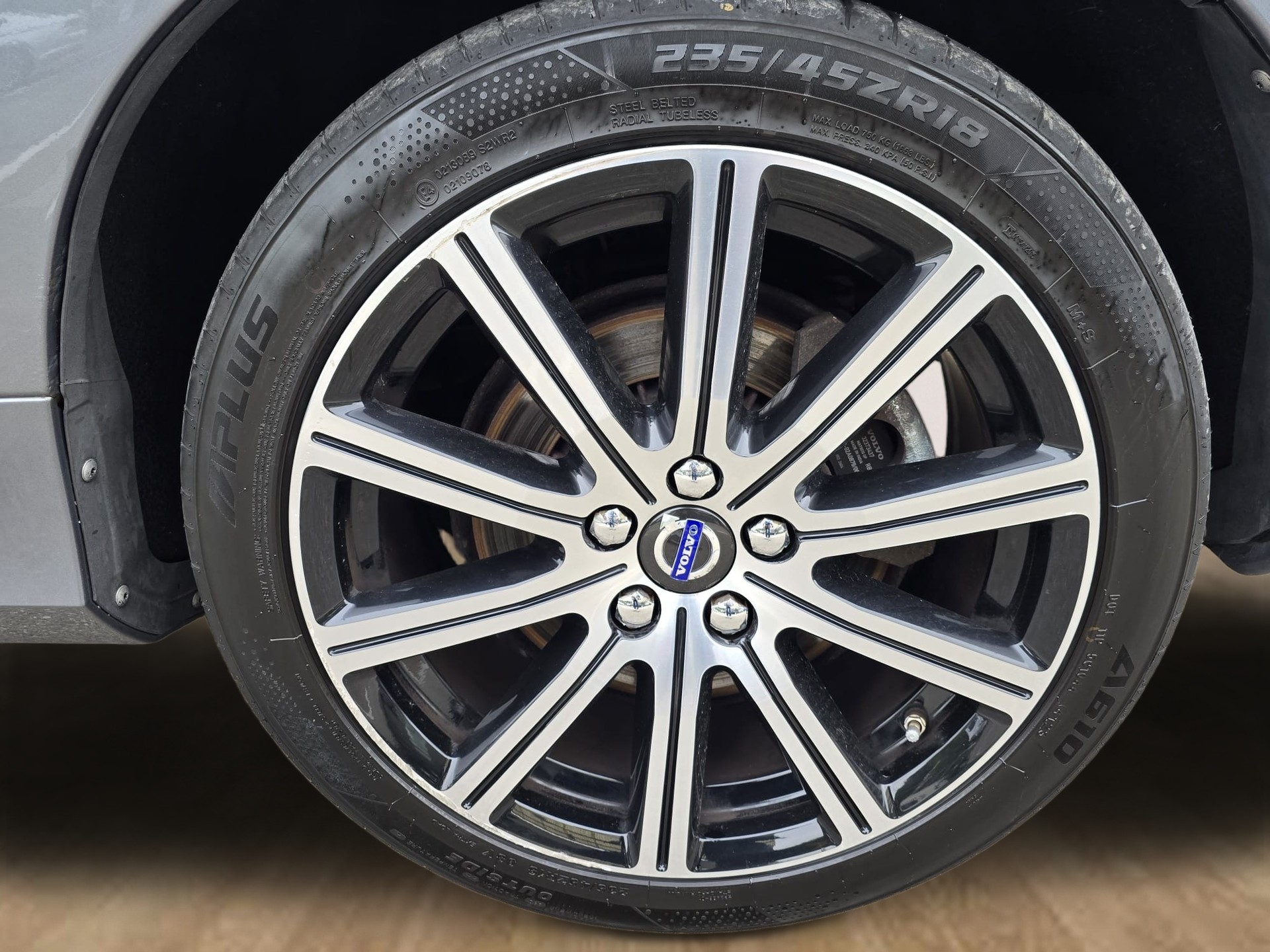 VOLVO V60 D6 AWD Plug-in Hybrid Summum Geartronic-image-27