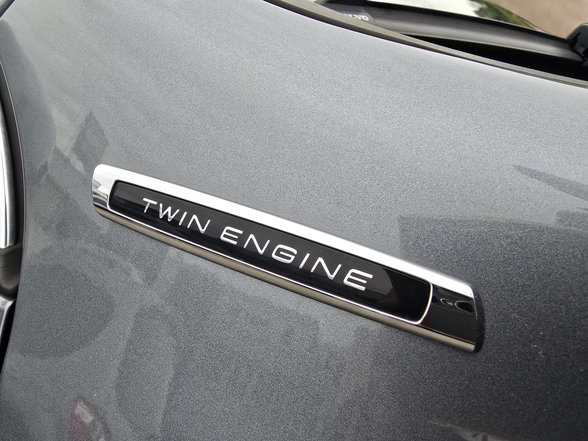 VOLVO V60 D6 AWD Plug-in Hybrid Summum Geartronic-image-26