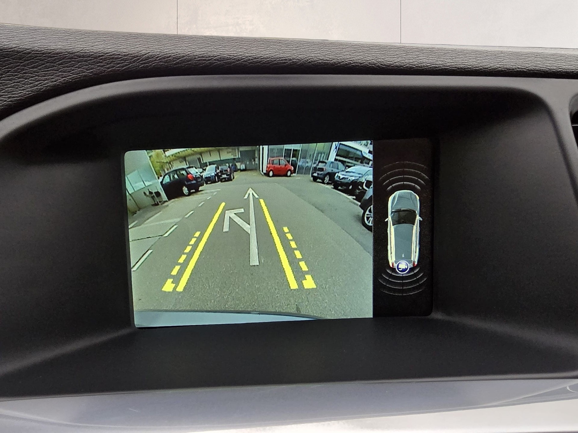 VOLVO V60 D6 AWD Plug-in Hybrid Summum Geartronic-image-13