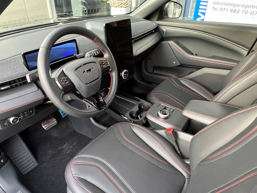 FORD Mustang Mach-E Extended Premium AWD-image-22