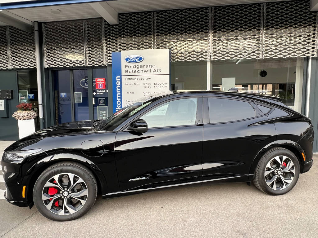 FORD Mustang Mach-E Extended Premium AWD-image-3