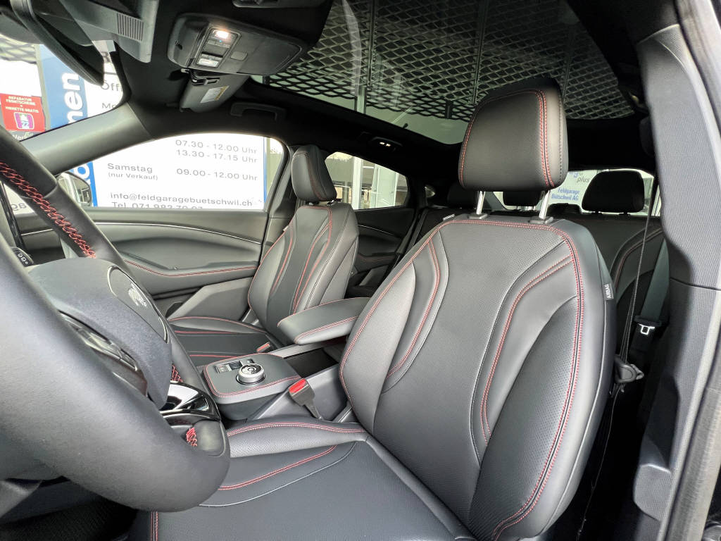 FORD Mustang Mach-E Extended Premium AWD-image-21