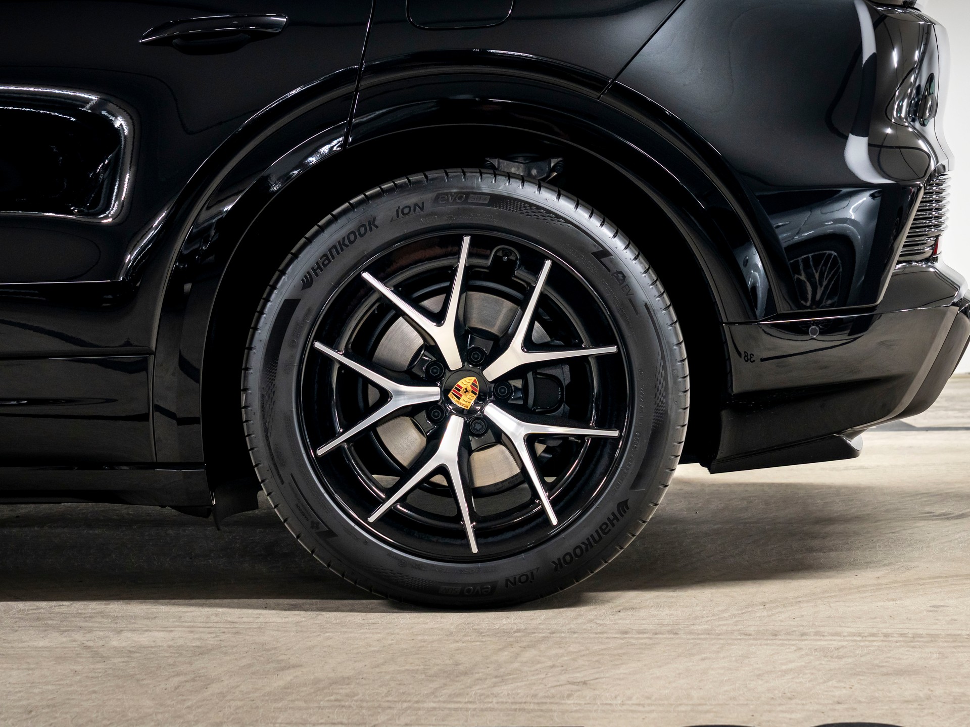 PORSCHE Cayenne Coupe Electric 113 kWh-image-8