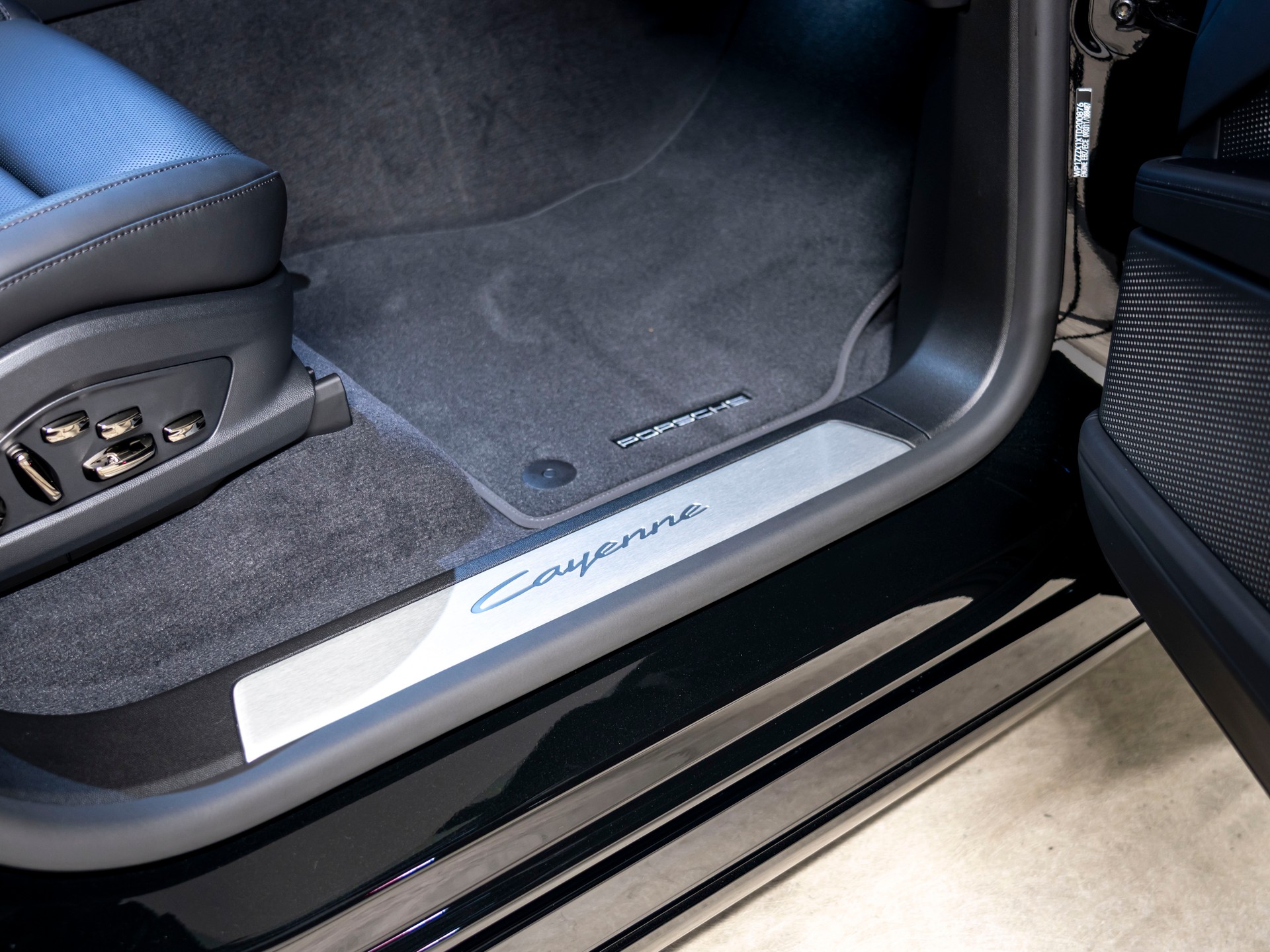 PORSCHE Cayenne Coupe Electric 113 kWh-image-26