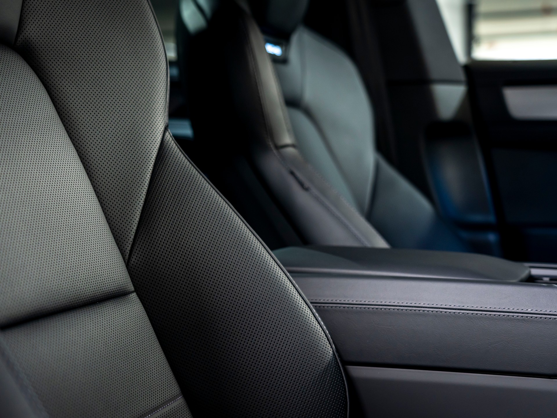 PORSCHE Cayenne Coupe Electric 113 kWh-image-17