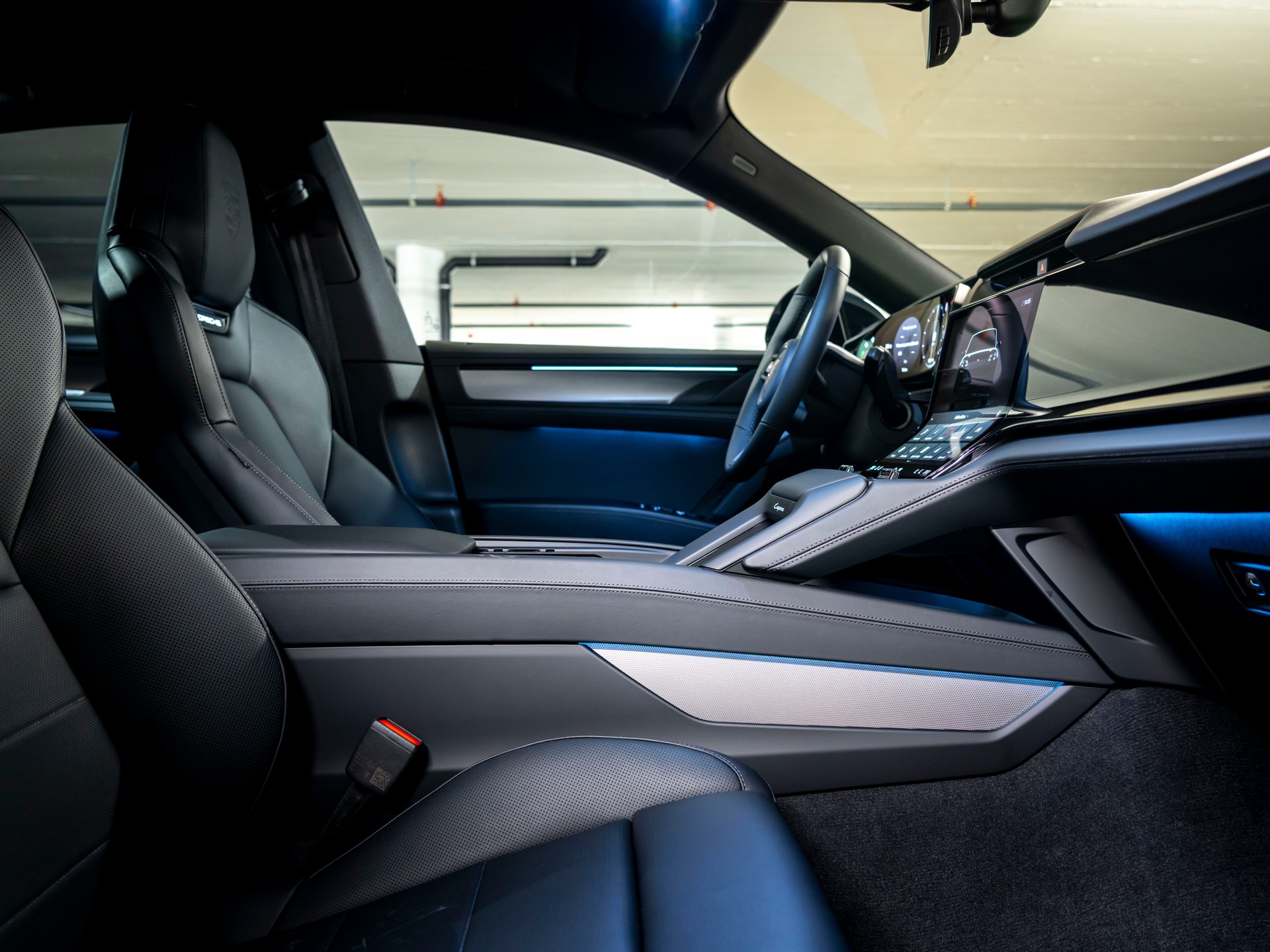 PORSCHE Cayenne Coupe Electric 113 kWh-image-16