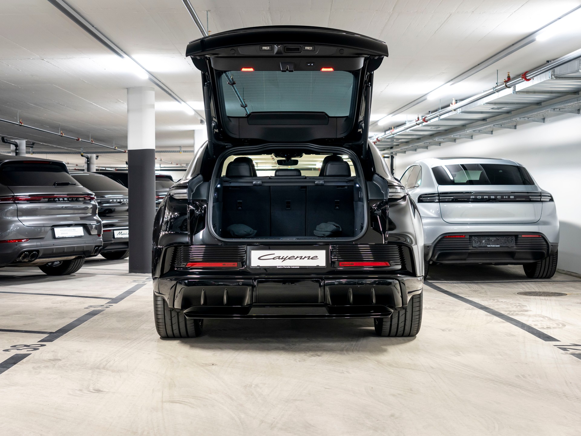 PORSCHE Cayenne Coupe Electric 113 kWh-image-23