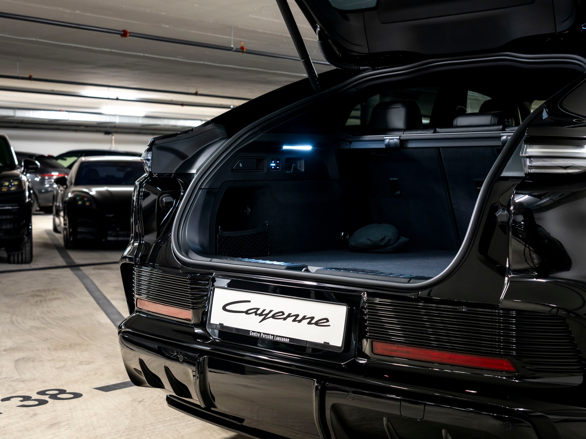 PORSCHE Cayenne Coupe Electric 113 kWh-image-24