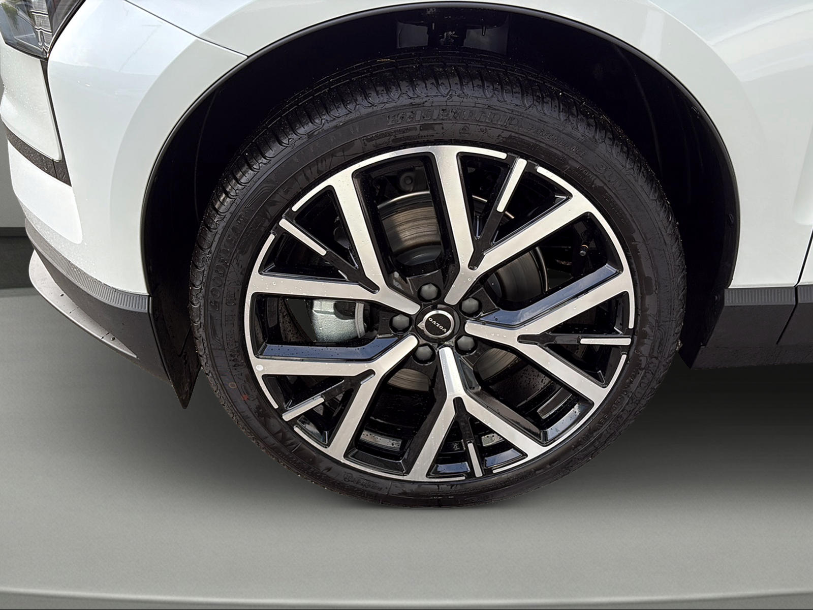 VOLVO EX30 P5 69 kWh Long Range Xcentric Black Edition43235-image-2