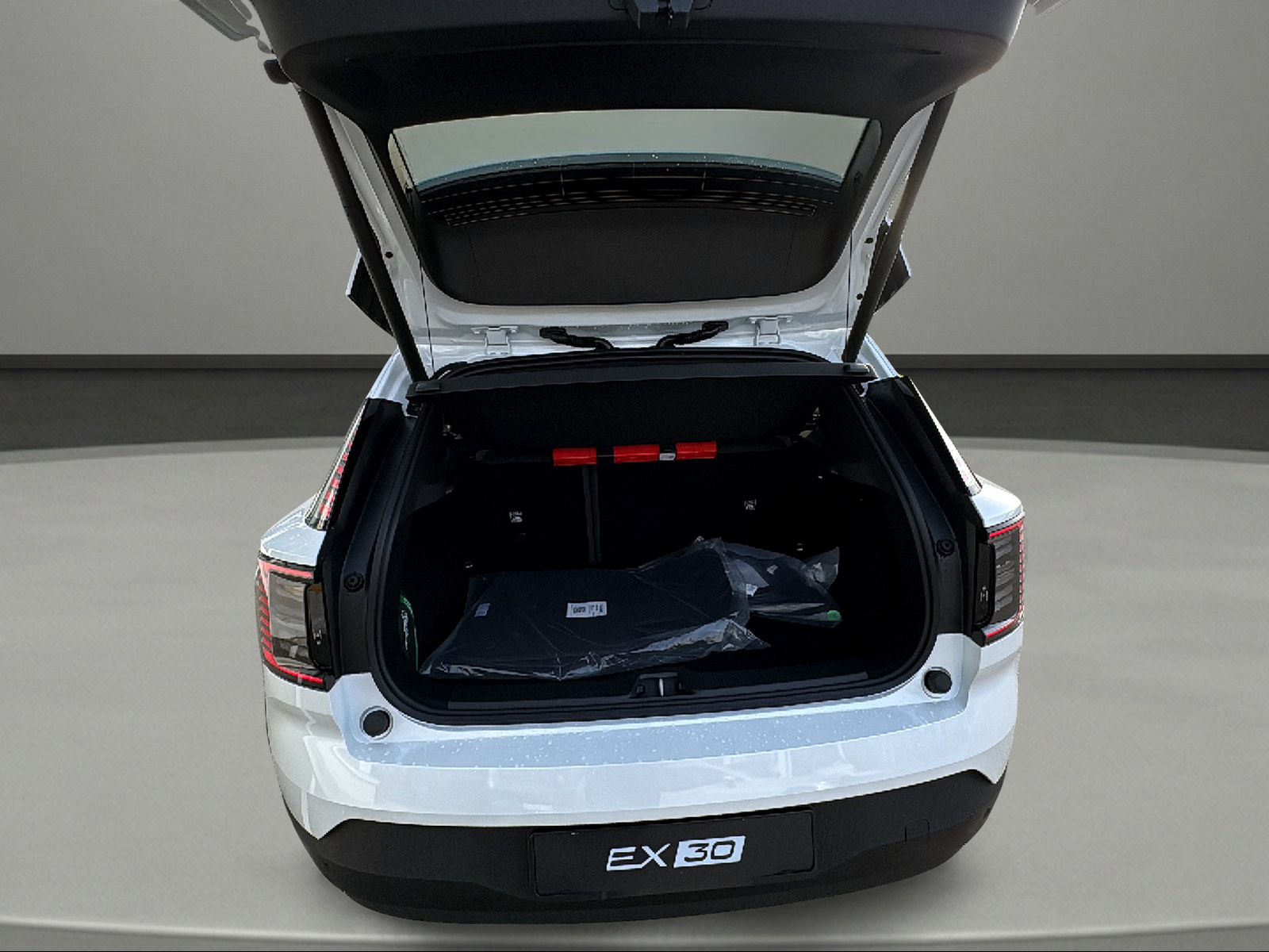 VOLVO EX30 P5 69 kWh Long Range Xcentric Black Edition43235-image-8