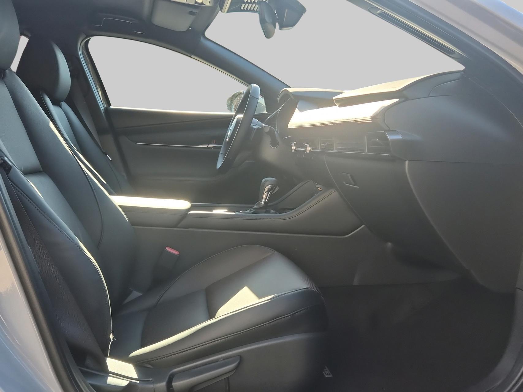MAZDA 3 Hatchback SKYACTIV-X M Hybrid 186 Takumi Automat-image-14